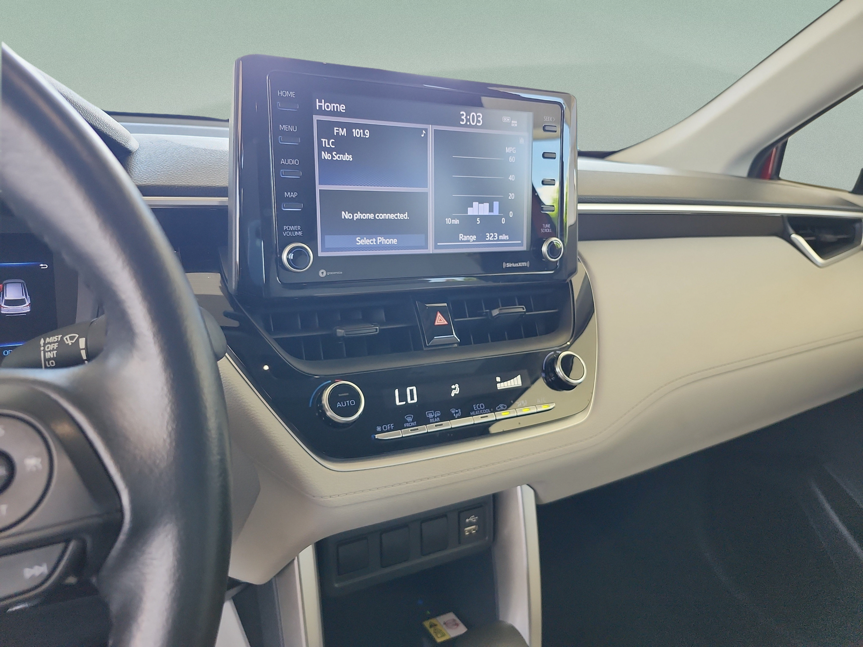 Used 2022 Toyota Corolla Cross LE w/ Moonroof Package FWD image 12