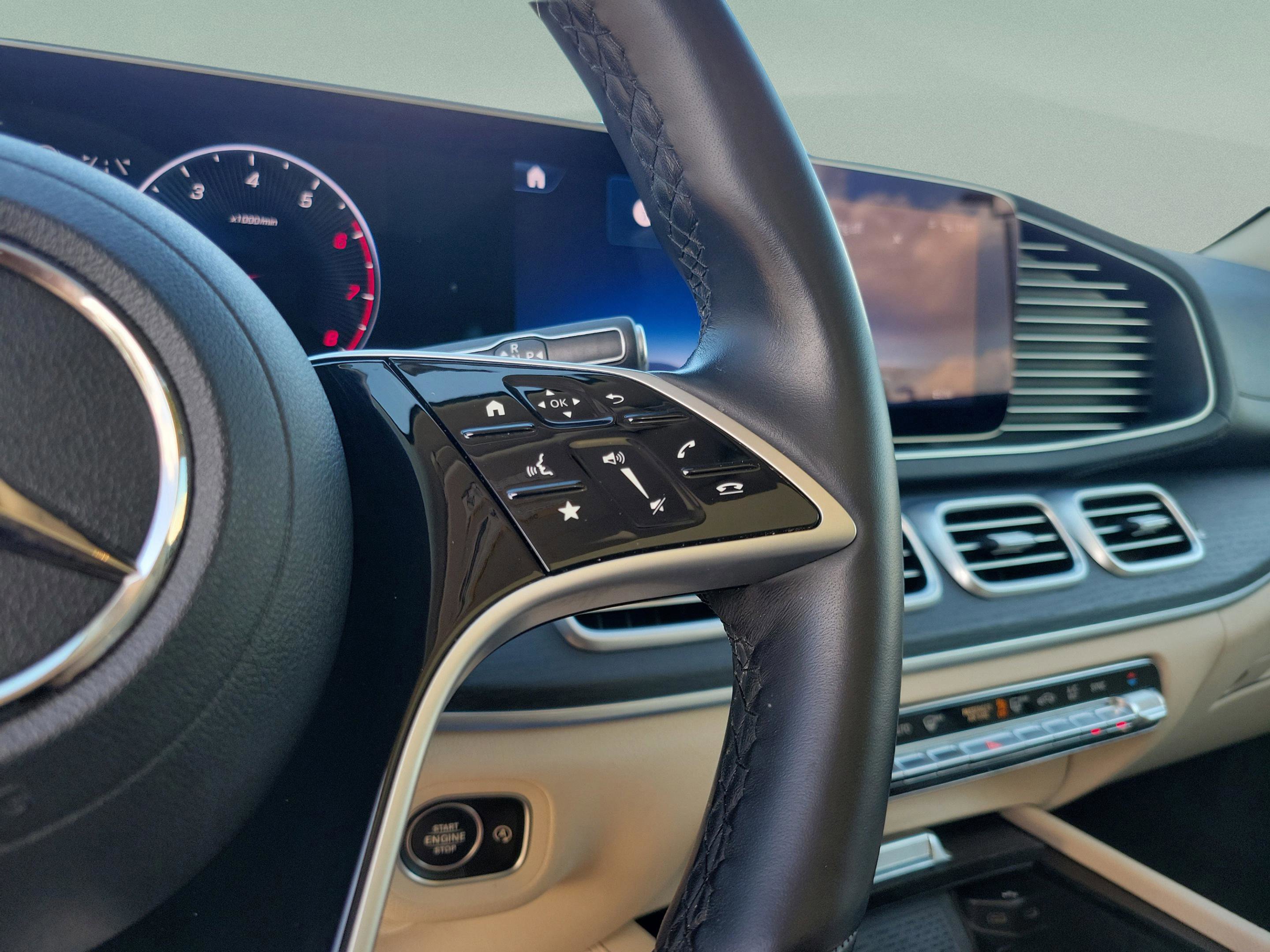 Used 2024 Mercedes-Benz GLS 450 4MATIC image 12