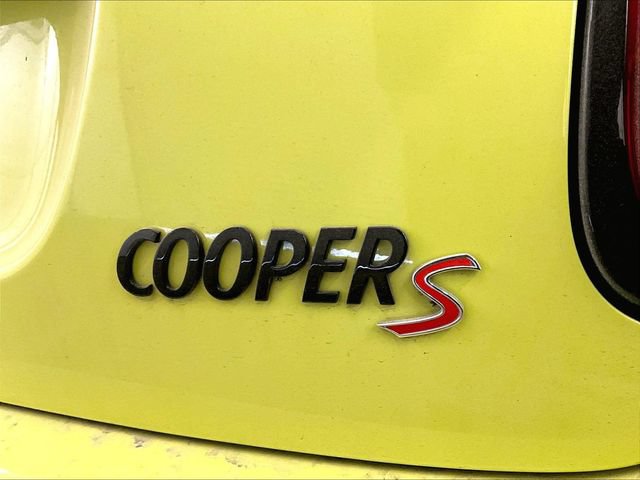 Used 2022 MINI Cooper S w/ Driver Assistance Package FWD image 13