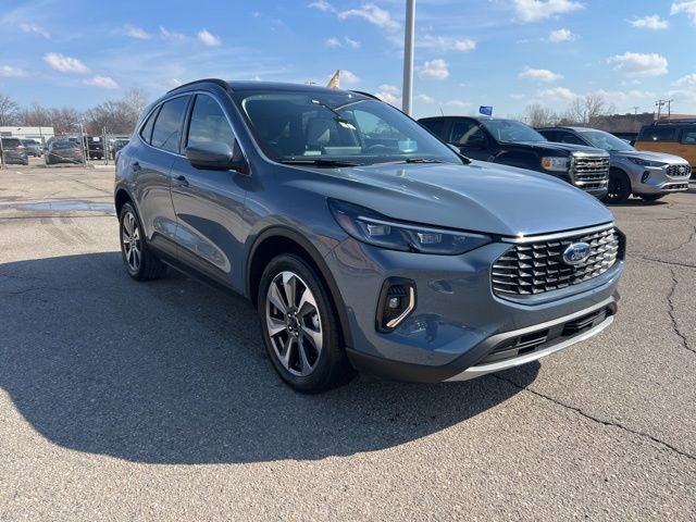 Certified 2023 Ford Escape Platinum w/ Premium Technology Package image 3