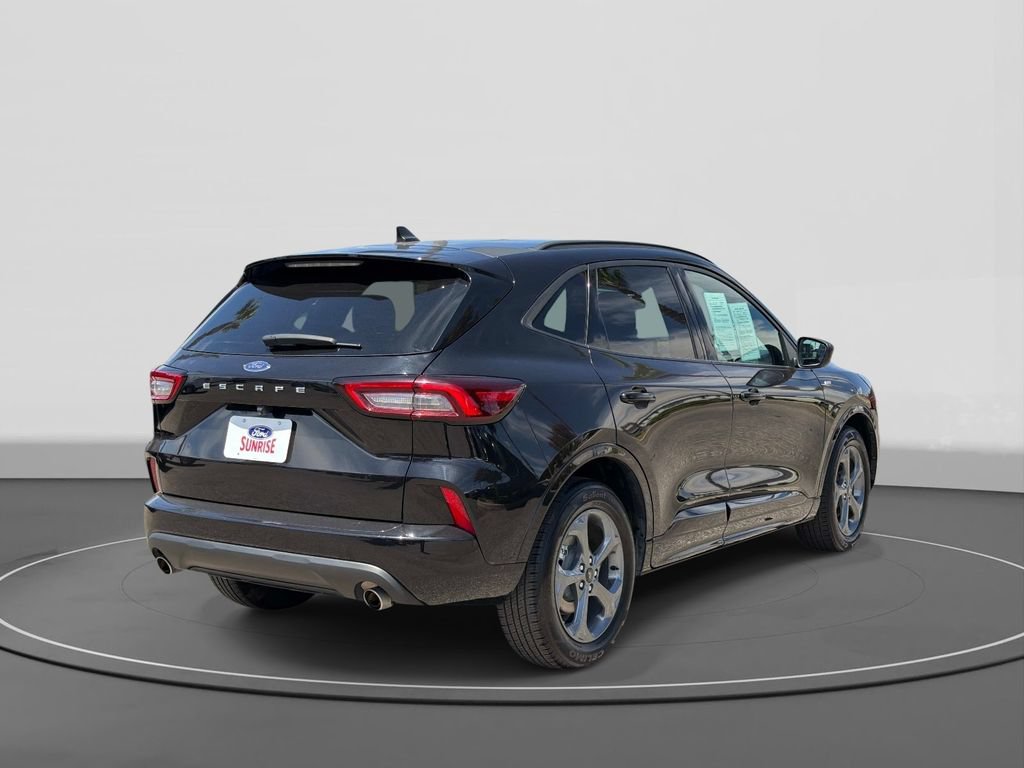Certified 2024 Ford Escape ST-Line FWD image 5