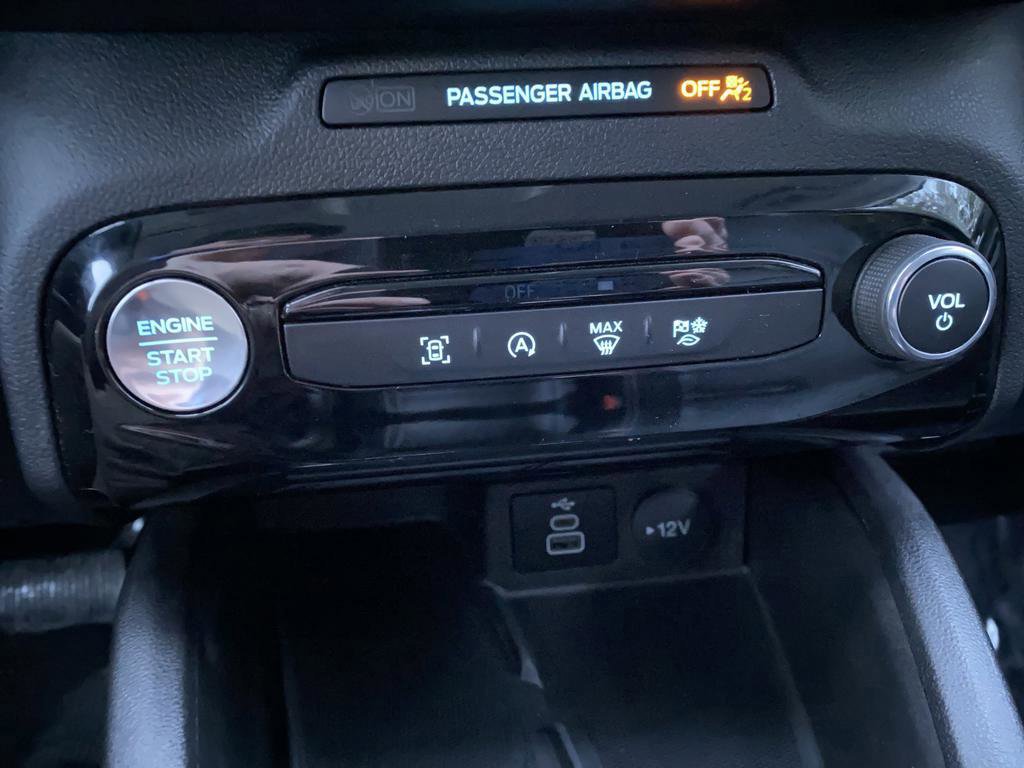 Certified 2025 Ford Escape Platinum image 24