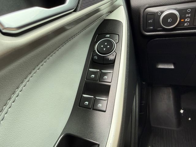 Certified 2022 Ford Explorer XLT w/ Equipment Group 202A image 18