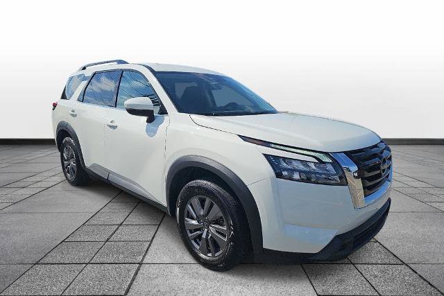 Used 2025 Nissan Pathfinder SV AWD/4WD image 3