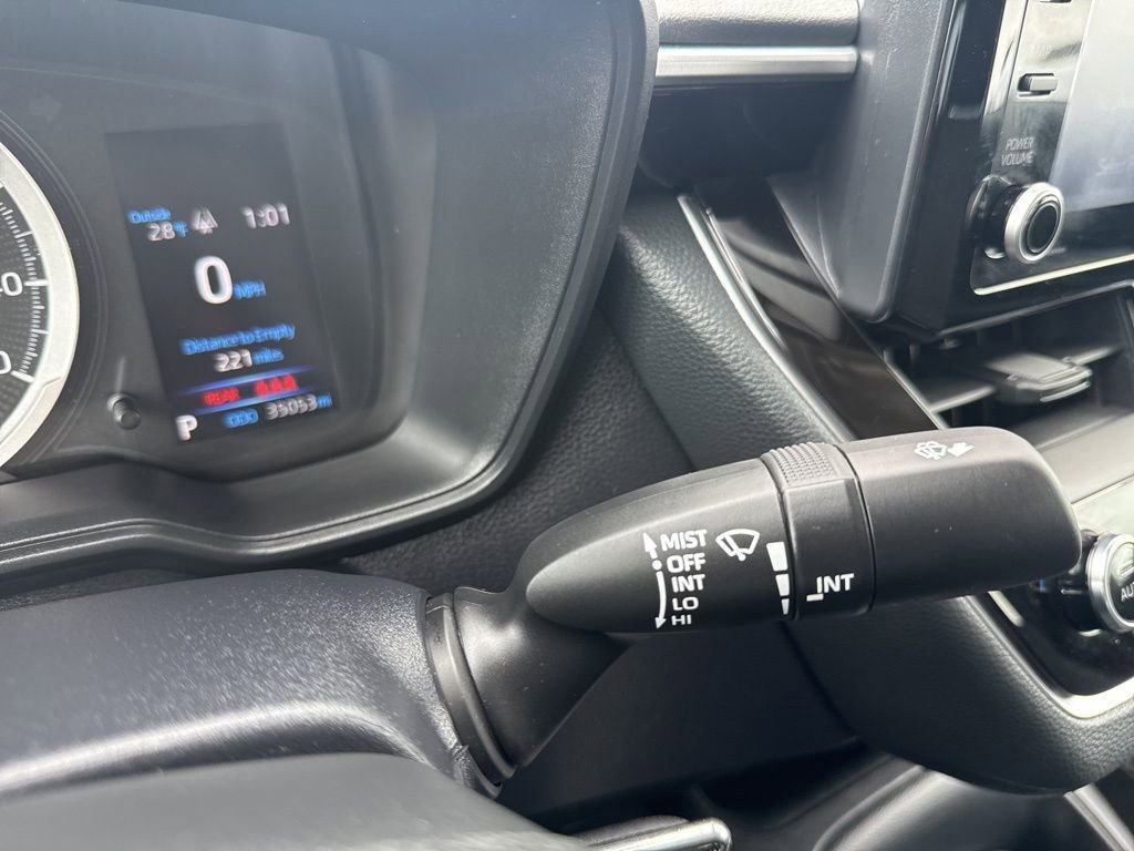 Used 2022 Toyota Corolla LE image 31