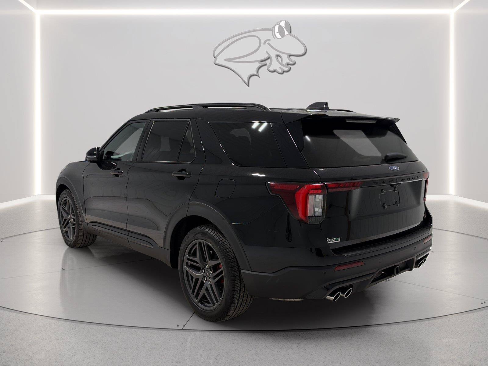 Certified 2025 Ford Explorer ST AWD/4WD image 3