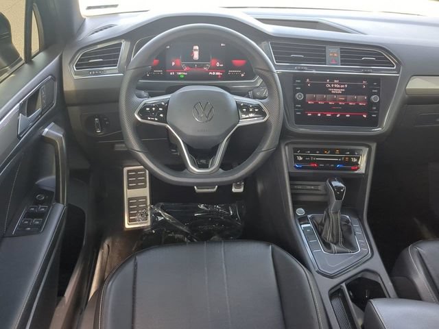 Used 2022 Volkswagen Tiguan SE R-Line FWD image 17