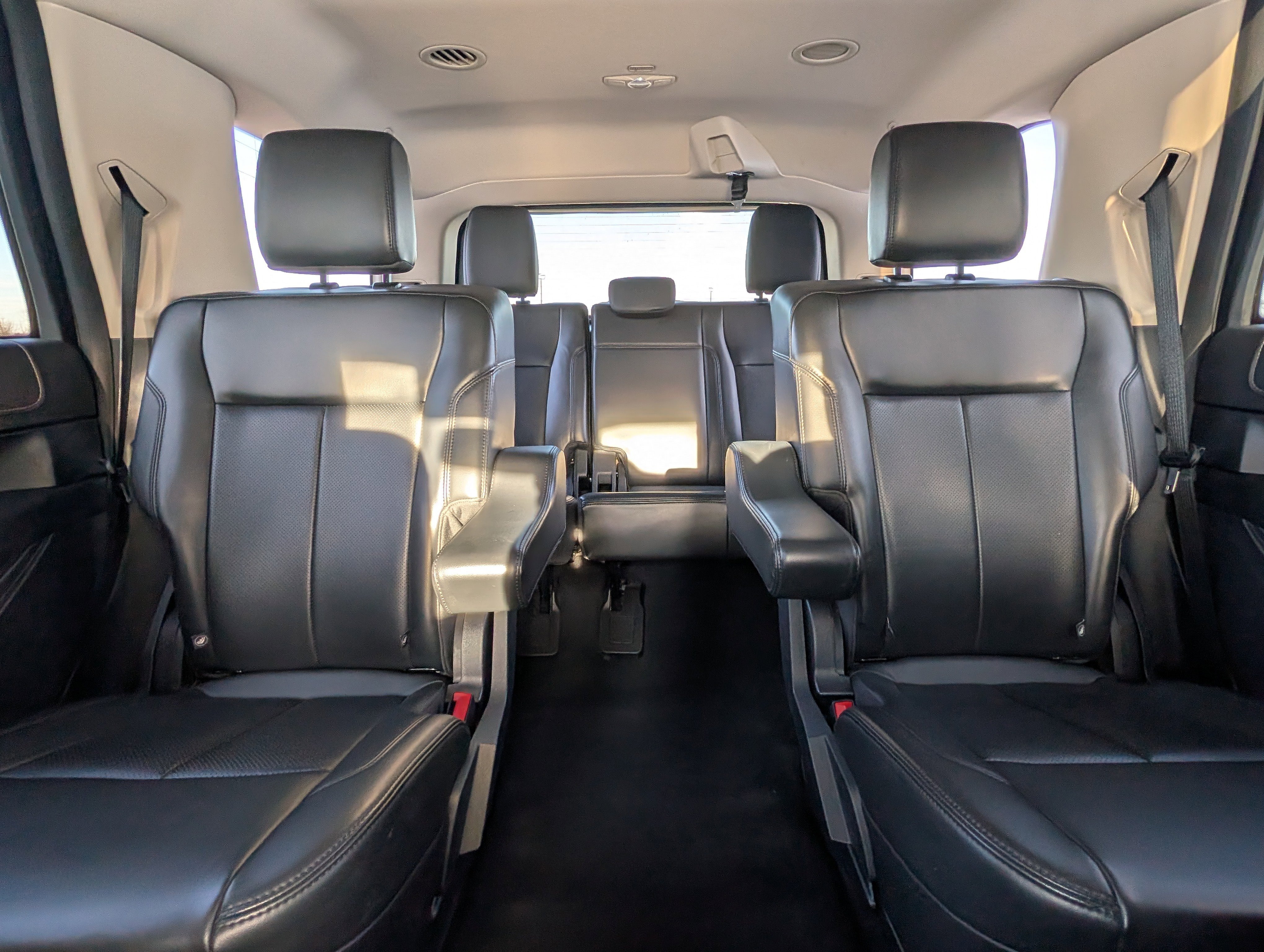 Certified 2024 Ford Expedition XLT image 30