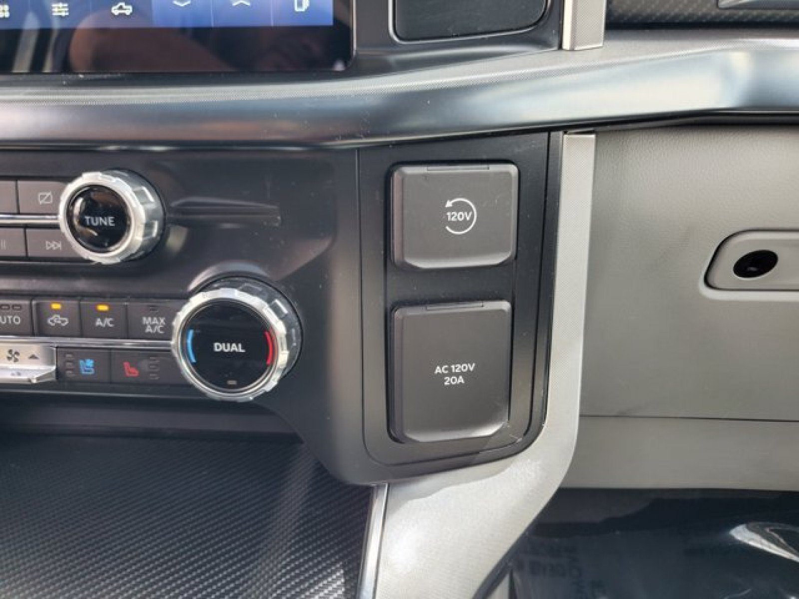 Certified 2022 Ford F150 Limited AWD/4WD image 27