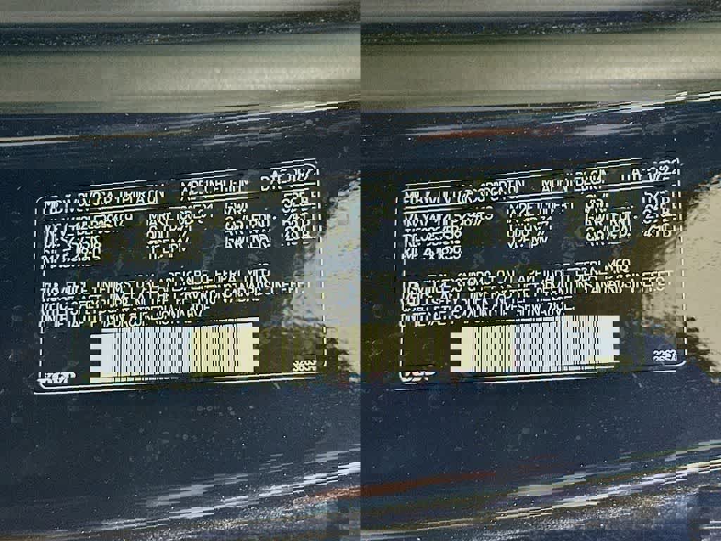 Used 2023 Volvo XC40 B5 Plus image 25