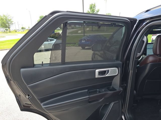 Certified 2020 Ford Explorer Platinum w/ Premium Technology Package AWD/4WD image 15