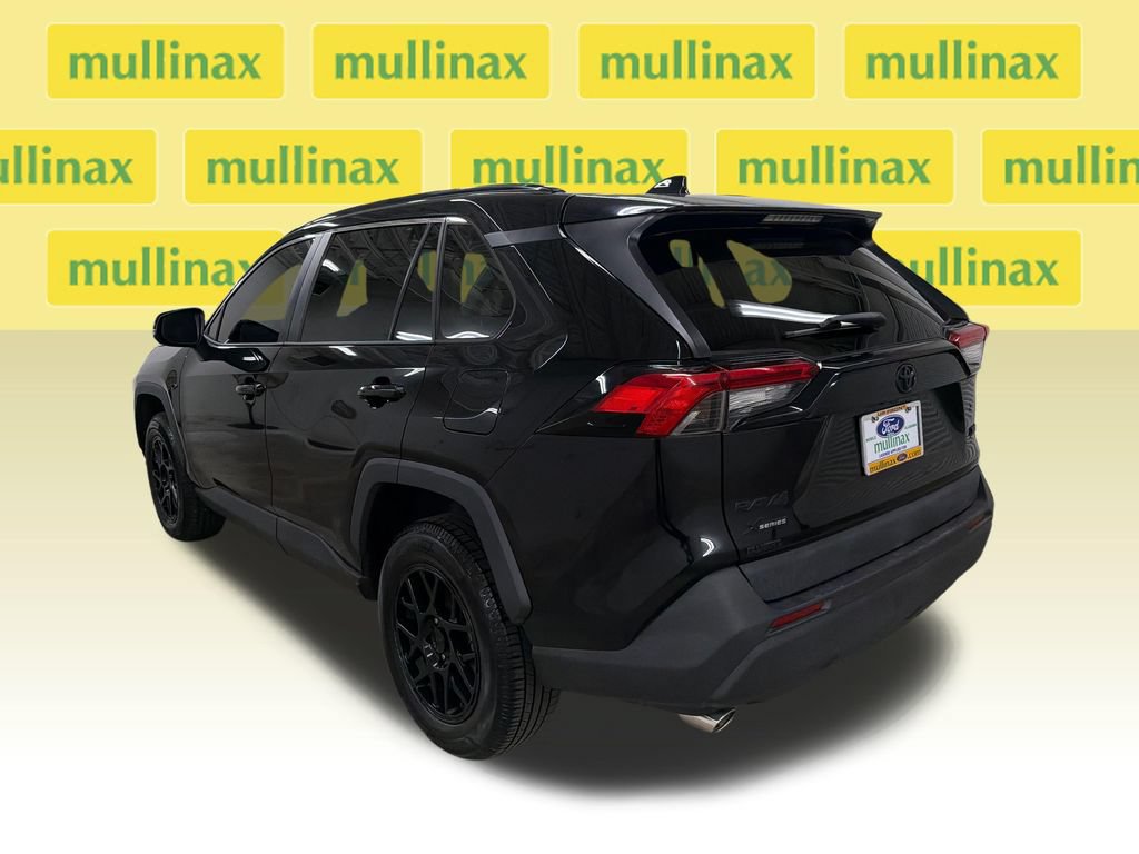 Used 2020 Toyota RAV4 XLE FWD image 10
