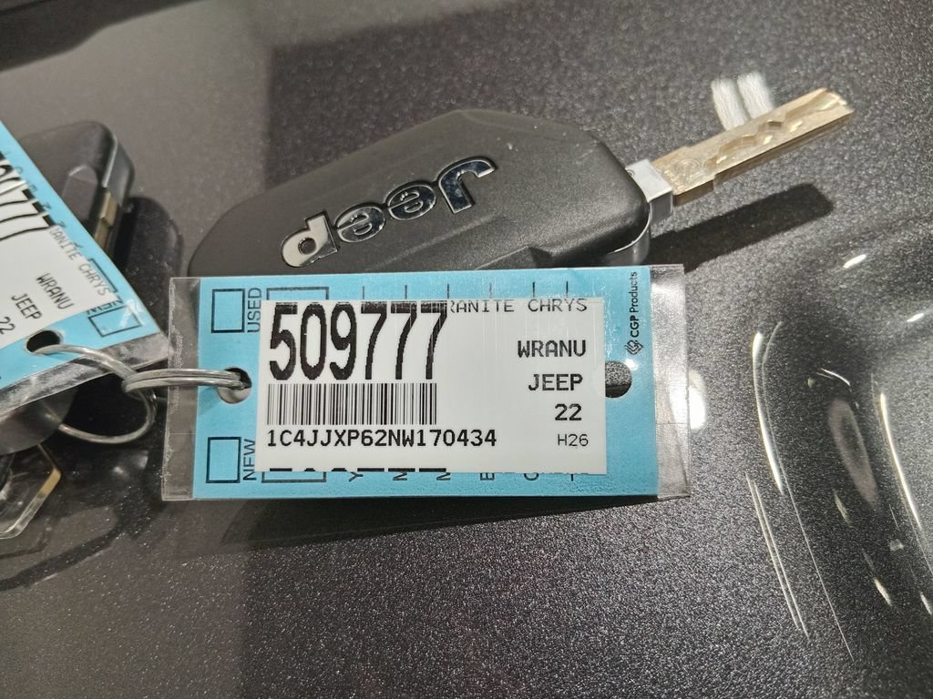 Used 2022 Jeep Wrangler Unlimited Sahara w/ Cold Weather Group AWD/4WD image 25