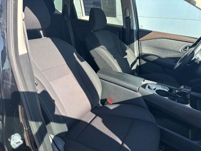 Used 2023 Nissan Rogue S image 29