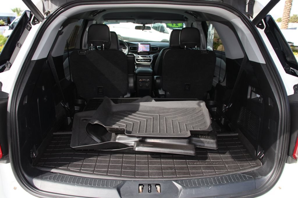 Certified 2021 Ford Explorer XLT w/ Equipment Group 202A AWD/4WD image 24