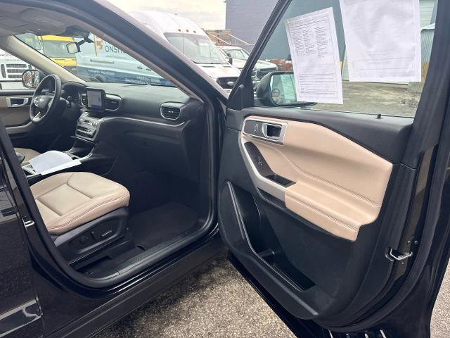 Certified 2024 Ford Explorer XLT w/ Equipment Group 202A image 8