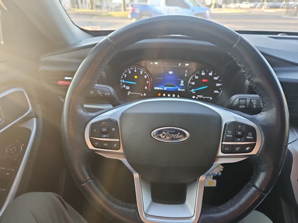 Certified 2021 Ford Explorer XLT RWD image 16