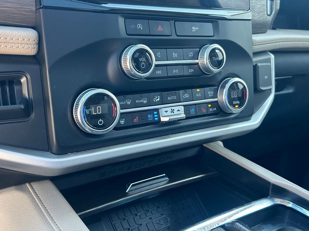 Certified 2023 Ford Expedition Limited image 38