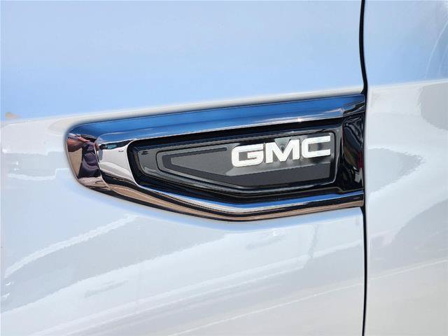 Used 2024 GMC Yukon XL Denali Ultimate AWD/4WD image 12