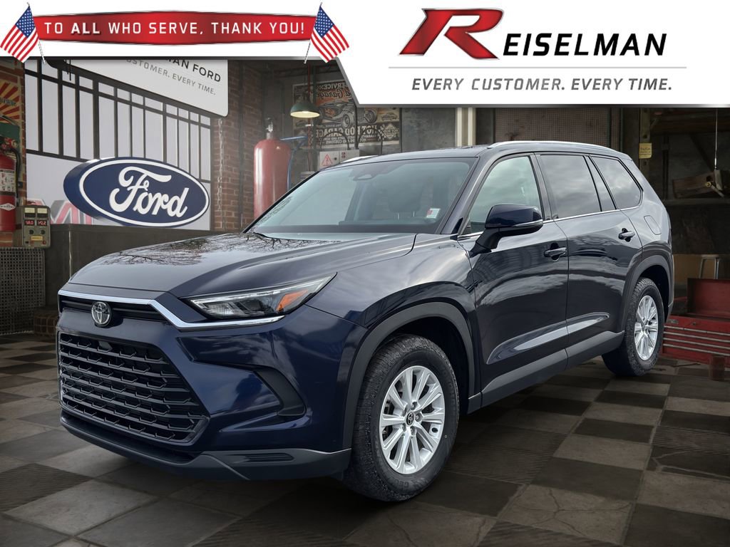 Used 2022 Toyota Sienna XLE Woodland Edition AWD/4WD image 1