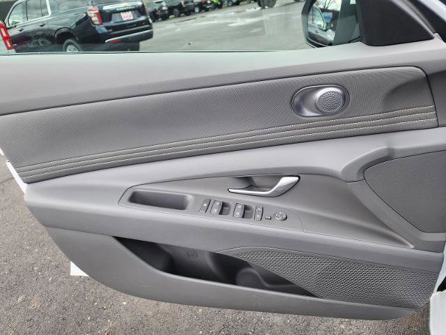 Used 2025 Hyundai Elantra SEL FWD image 20
