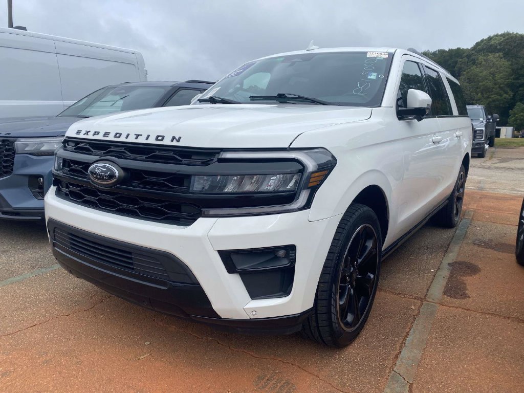 Certified 2023 Ford Expedition Max Limited RWD image 3