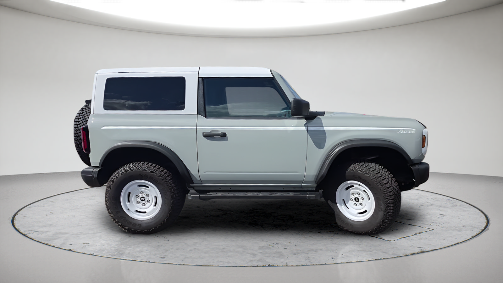 Certified 2024 Ford Bronco Heritage Edition AWD/4WD image 5