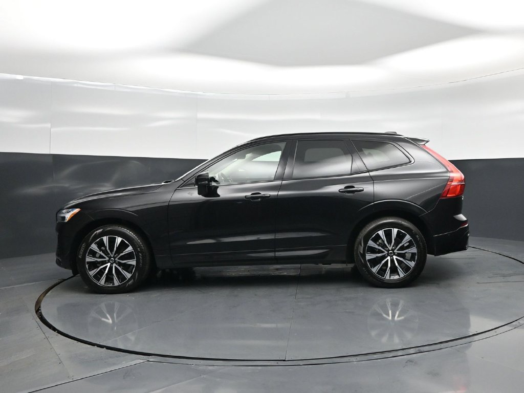 Used 2025 Volvo XC60 B5 Plus AWD/4WD image 29