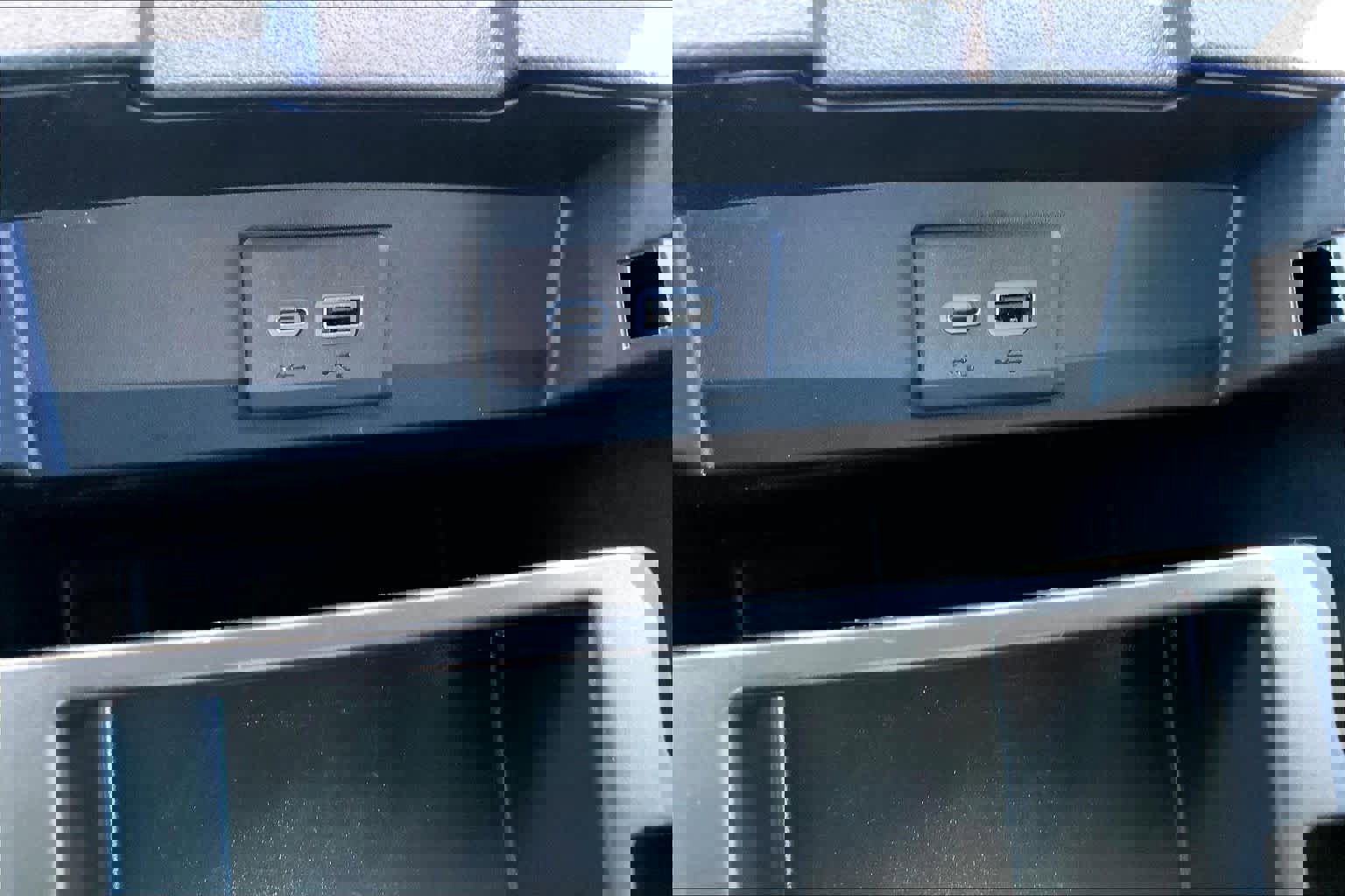 Used 2023 Chevrolet Suburban LT w/ Luxury Package image 35