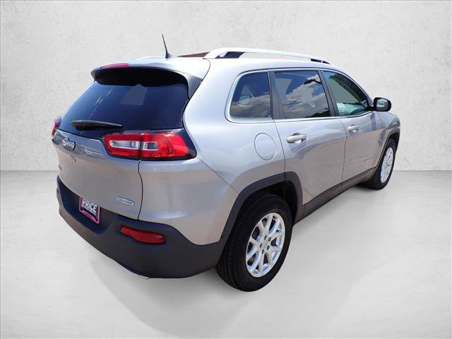 Used 2018 Jeep Cherokee Latitude Plus w/ Cold Weather Group AWD/4WD video 4