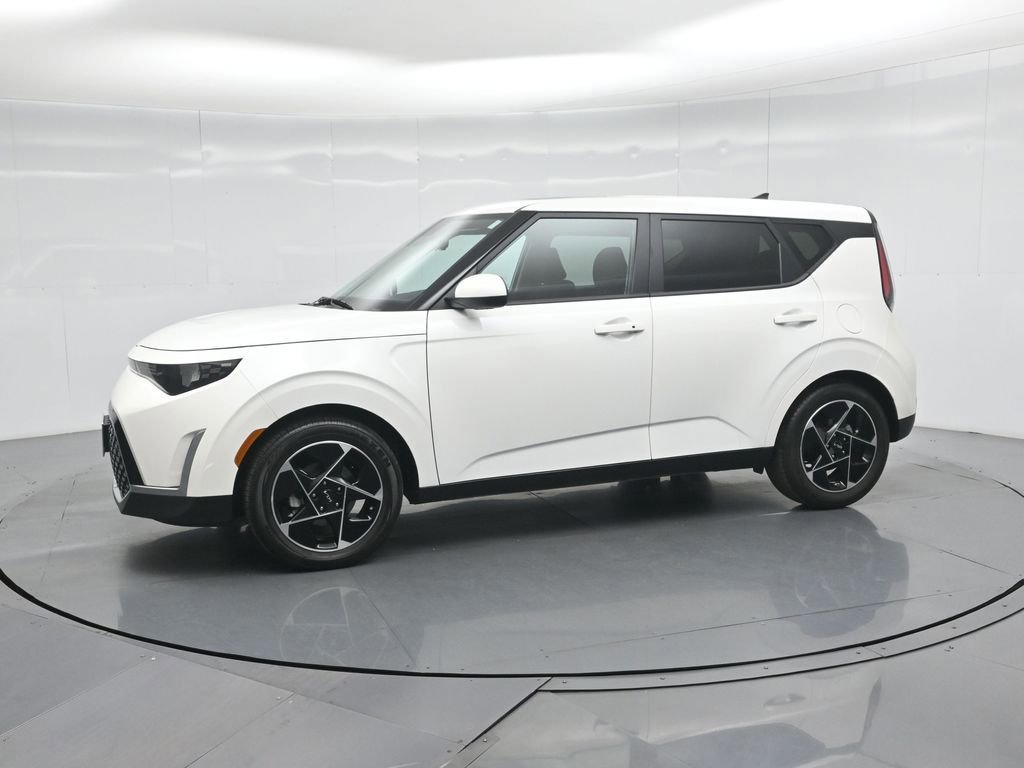 Used 2024 Kia Soul EX image 17