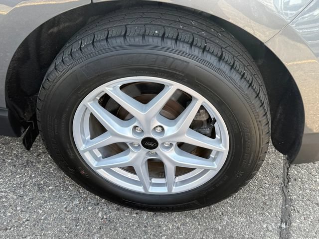 Certified 2024 Ford Edge SEL w/ Convenience Package AWD/4WD image 5