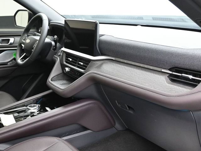 Certified 2025 Ford Explorer Platinum image 23