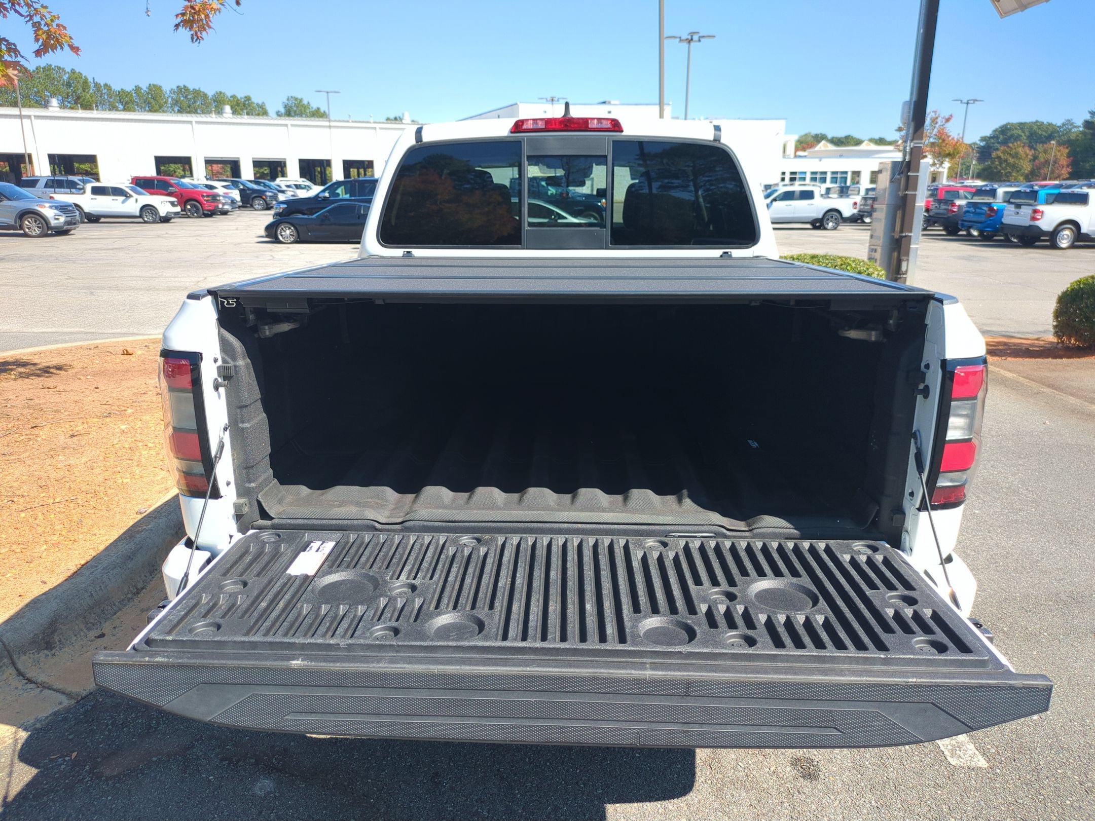 Used 2022 Nissan Frontier SV AWD/4WD image 29