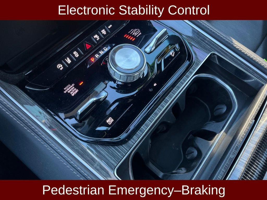 Used 2022 Jeep Wagoneer Series III w/ Flexible Seating Group image 16