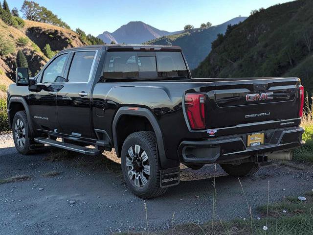 Used 2024 GMC Sierra 2500 Denali w/ Technology Package AWD/4WD image 4