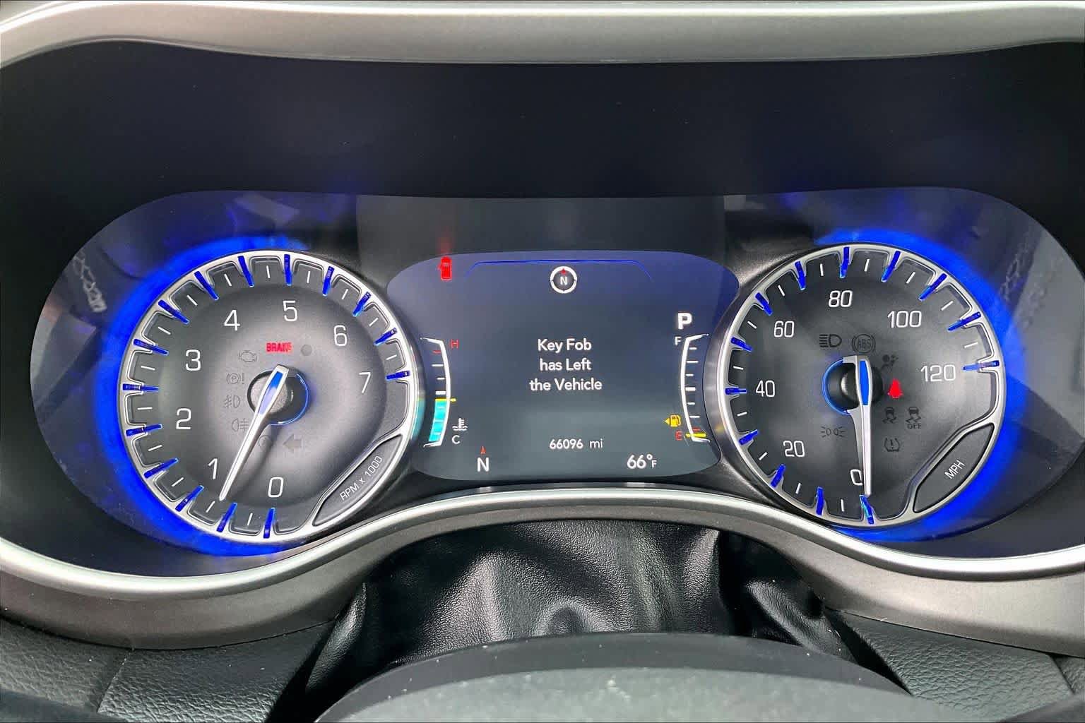 Used 2024 Chrysler Pacifica Touring-L FWD image 25