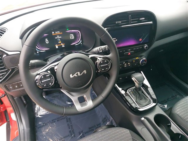 Used 2025 Kia Soul EX image 17