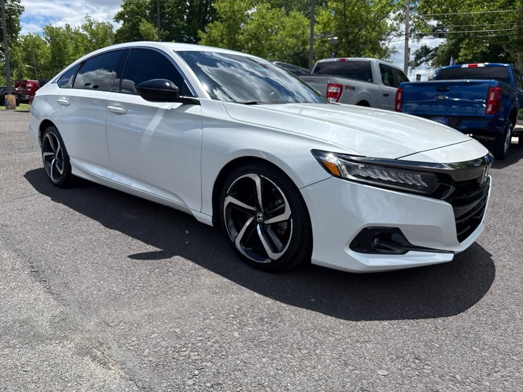 Used 2022 Honda Accord Sport image 3
