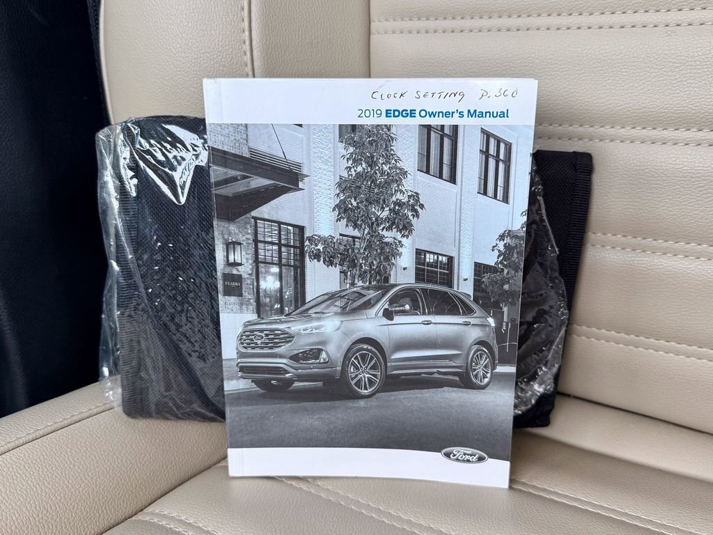 Certified 2019 Ford Edge SEL w/ Equipment Group 201A image 28