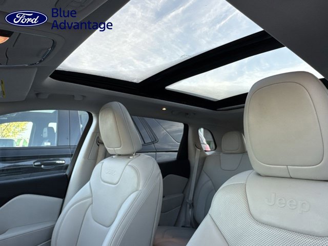 Used 2021 Jeep Cherokee Limited image 11