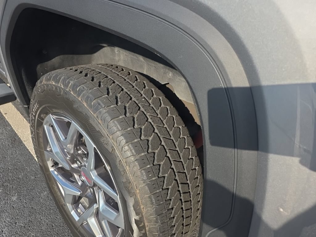 Used 2024 GMC Sierra 1500 SLT w/ SLT Convenience Package AWD/4WD image 9