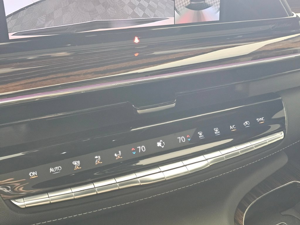 Used 2023 Cadillac Escalade Premium Luxury w/ LPO, Radiant Package AWD/4WD image 32