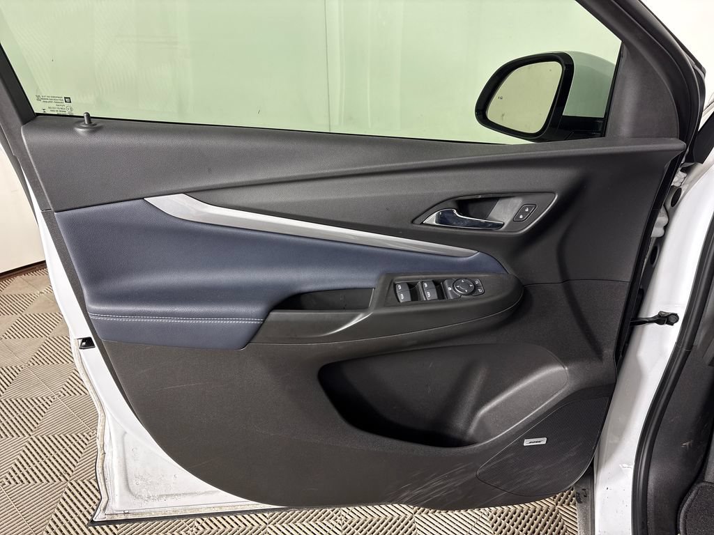 Used 2023 Chevrolet Bolt EUV Premier w/ Sun & Sound Package FWD image 17