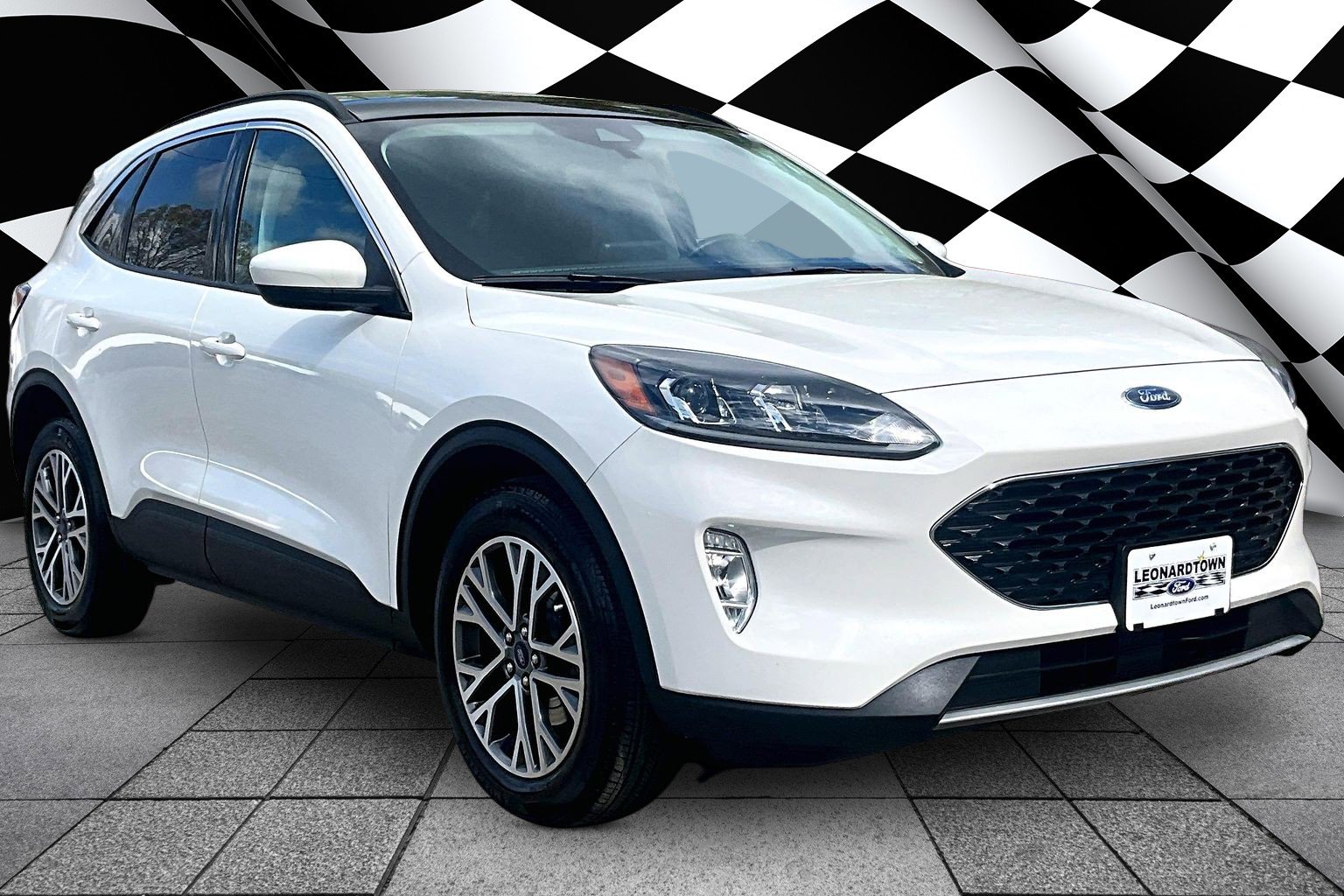 Certified 2022 Ford Escape SEL w/ Technology Package AWD/4WD image 11