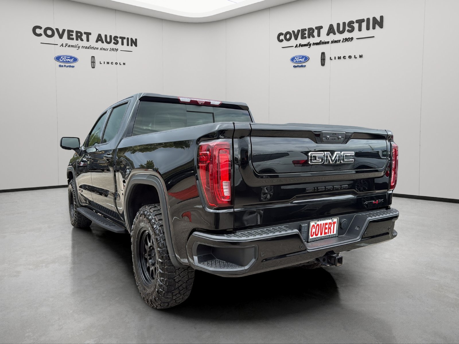 Used 2024 GMC Sierra 1500 AT4X AWD/4WD image 3