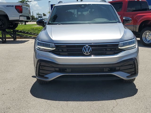 Used 2022 Volkswagen Tiguan SE R-Line image 6