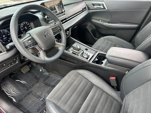 Used 2023 Mitsubishi Outlander 4WD Plug-In Hybrid image 9