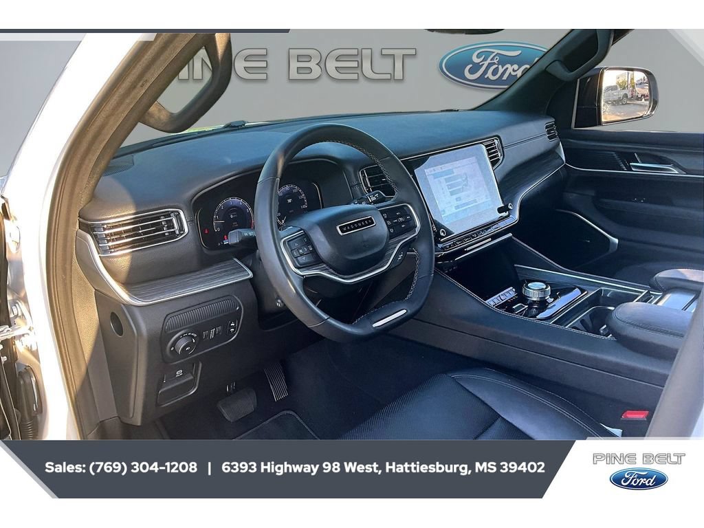 Used 2024 Jeep Wagoneer Series II w/ Flexible Seating Group AWD/4WD image 12