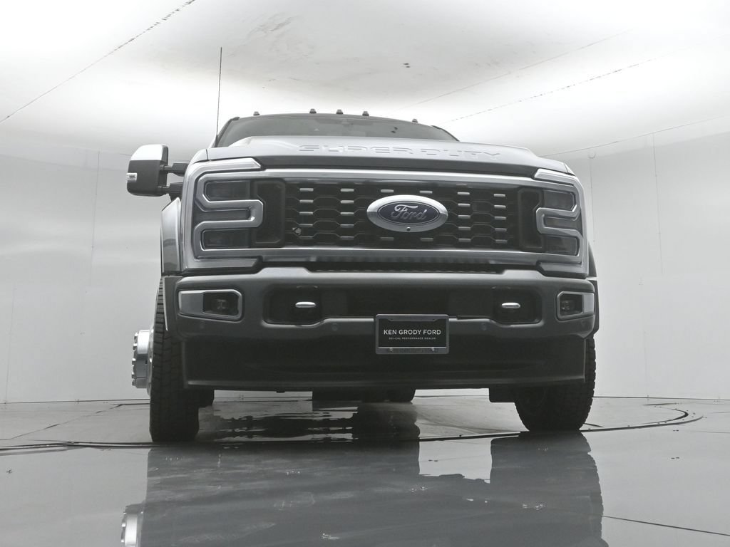 Certified 2023 Ford F450 Platinum w/ FX4 Off-Road Package AWD/4WD image 53